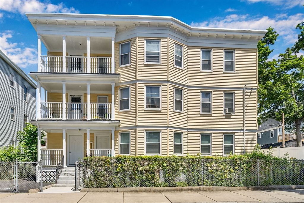 3 bed, 1 bath apartment for rent at 25 Middleton St Unit 3, Dorchester — photo 19 of 20