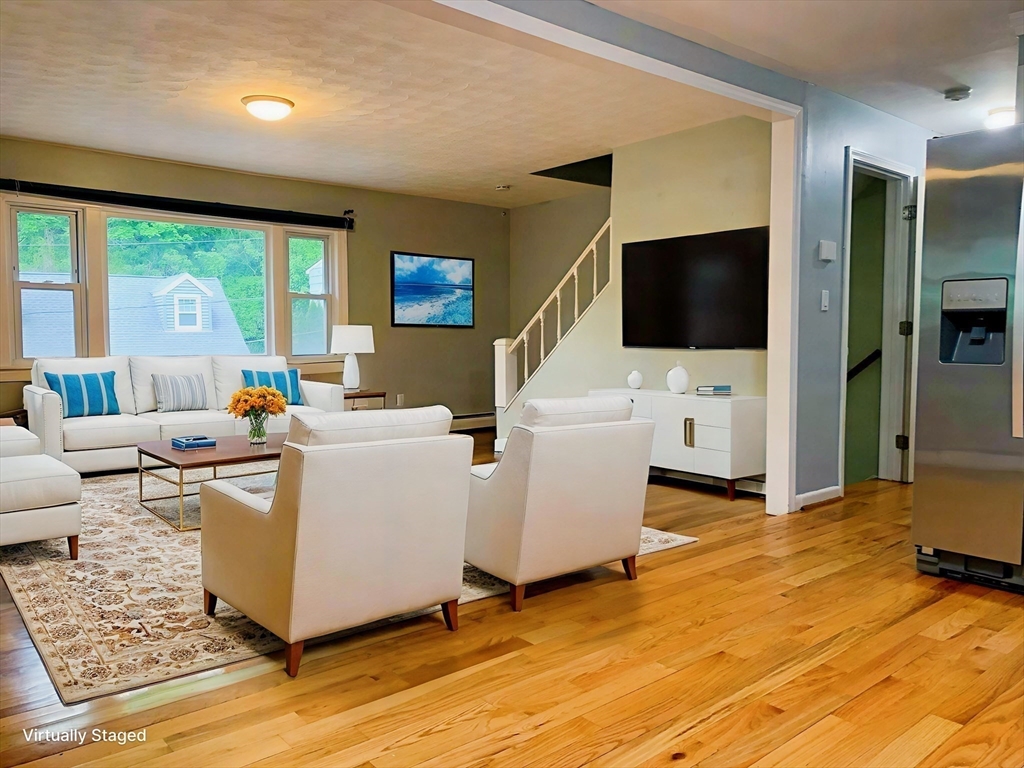 4 bed, 2 bath apartment for rent at 25 Moon Rd, Lynn — photo 10 of 29