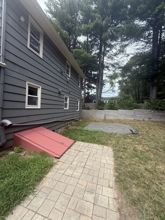 4 bed, 2 bath apartment for rent at 25 Moon Rd, Lynn — photo 29 of 29