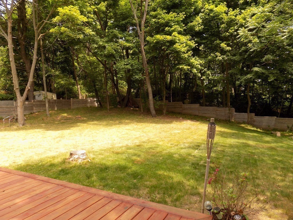 4 bed, 2 bath apartment for rent at 25 Moon Rd, Lynn — photo 26 of 29