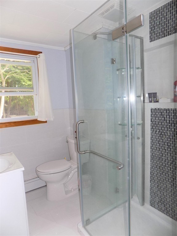 4 bed, 2 bath apartment for rent at 25 Moon Rd, Lynn — photo 19 of 29