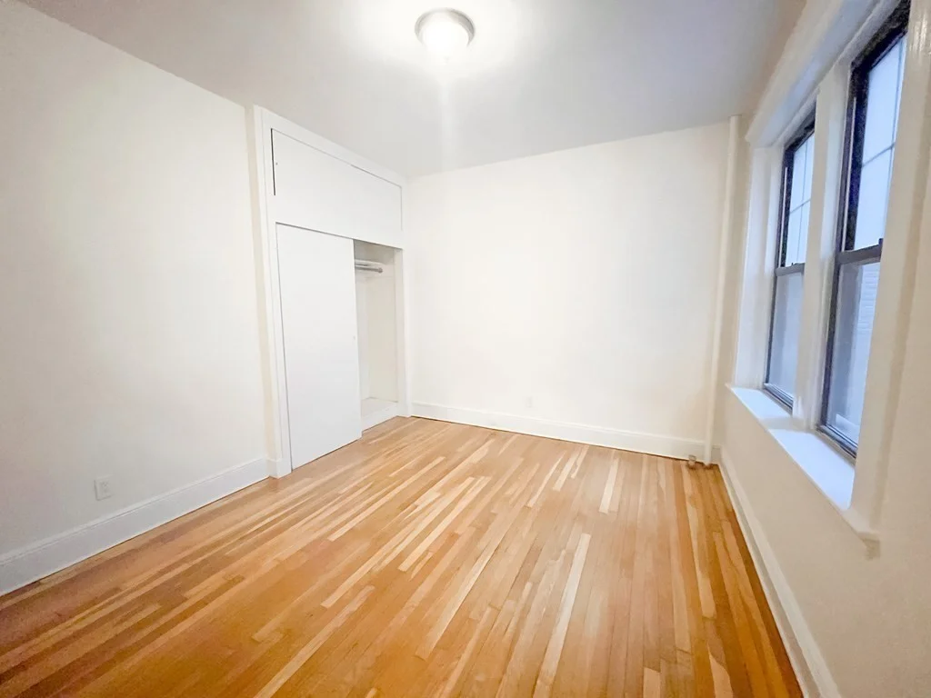 2 bed, 1 bath apartment for rent at 25 Mount Hood Rd Unit 2, Brighton — photo 3 of 9