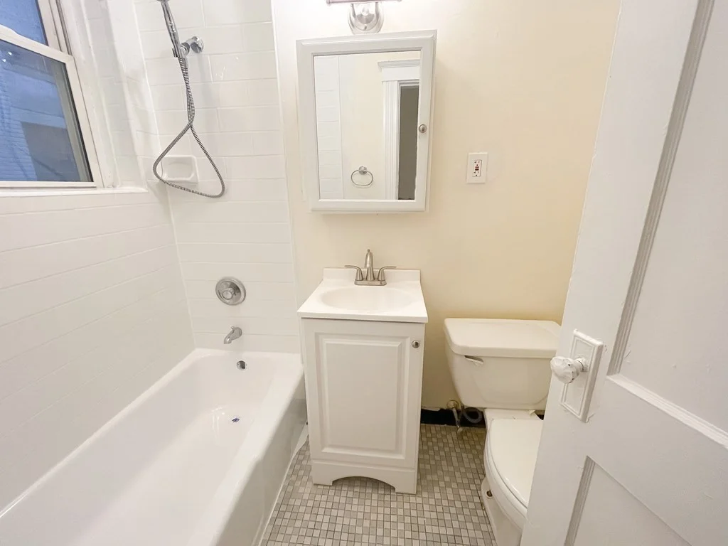 2 bed, 1 bath apartment for rent at 25 Mount Hood Rd Unit 2, Brighton — photo 5 of 9