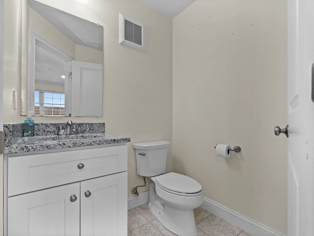 2 bed, 1 bath apartment for rent at 25 N Bend St Unit 25, Lynn — photo 9 of 13
