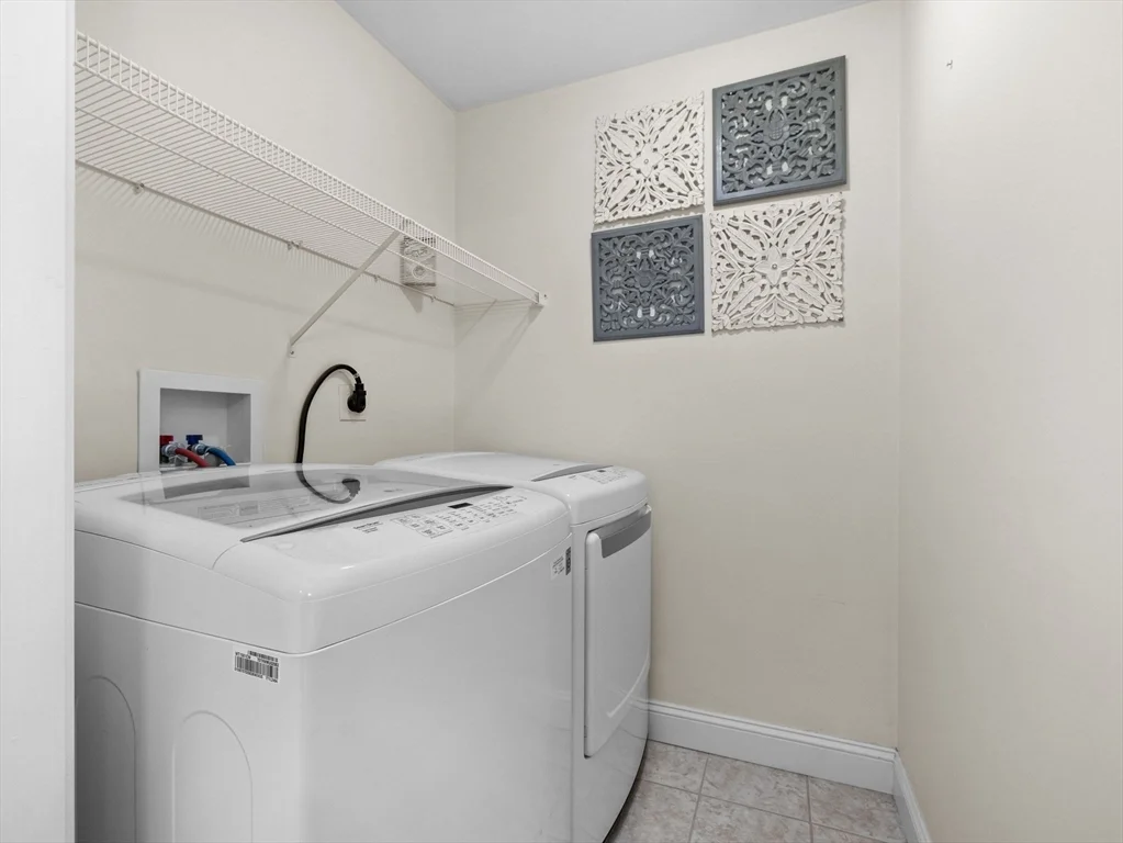 2 bed, 1 bath apartment for rent at 25 N Bend St Unit 25, Lynn — photo 12 of 13
