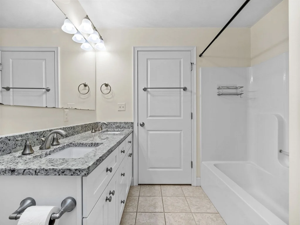 2 bed, 1 bath apartment for rent at 25 N Bend St Unit 25, Lynn — photo 11 of 13