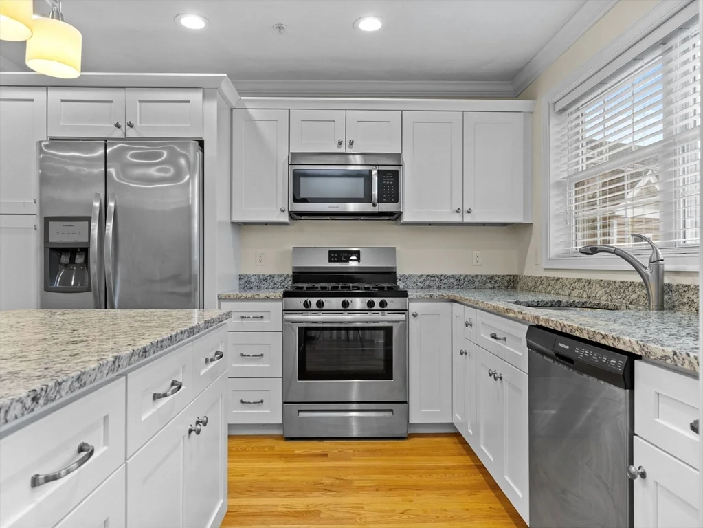 2 bed, 1 bath apartment for rent at 25 N Bend St Unit 25, Lynn — photo 3 of 13