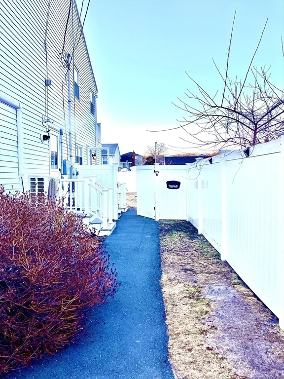 1 bed, 1 bath apartment for rent at 25 Naples Ave Unit R, Saugus — photo 3 of 13