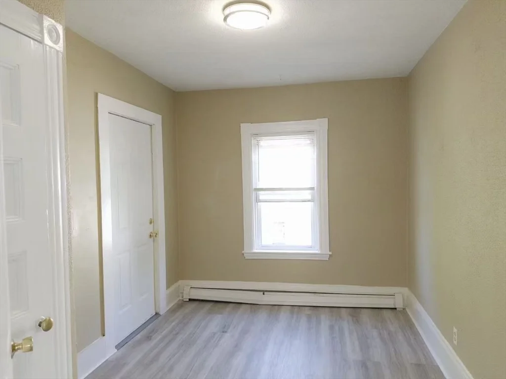 1 bed, 1 bath apartment for rent at 25 Oakland Ave Unit 2F, Everett — photo 4 of 6