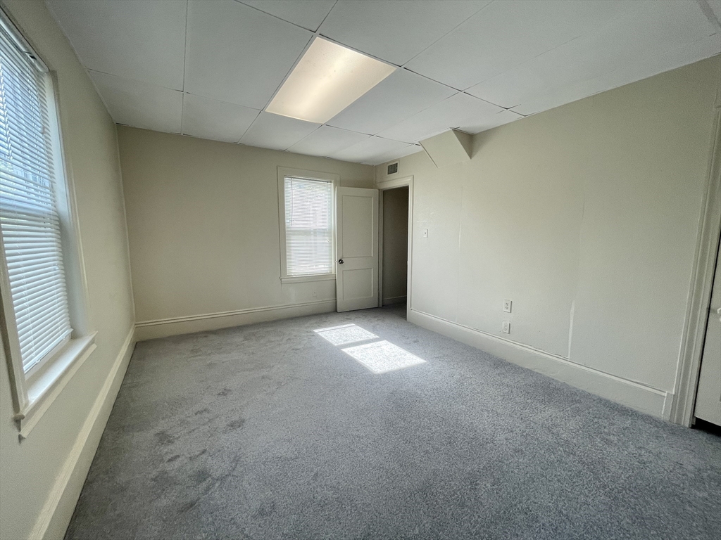 2 bed, 1 bath apartment for rent at 25 Oakland St Unit 1, Newton — photo 14 of 19