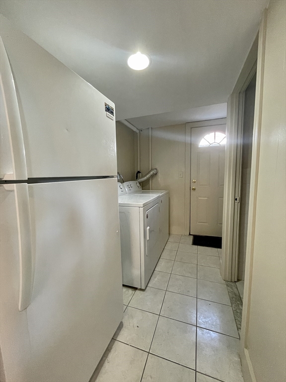 2 bed, 1 bath apartment for rent at 25 Oakland St Unit 1, Newton — photo 7 of 19