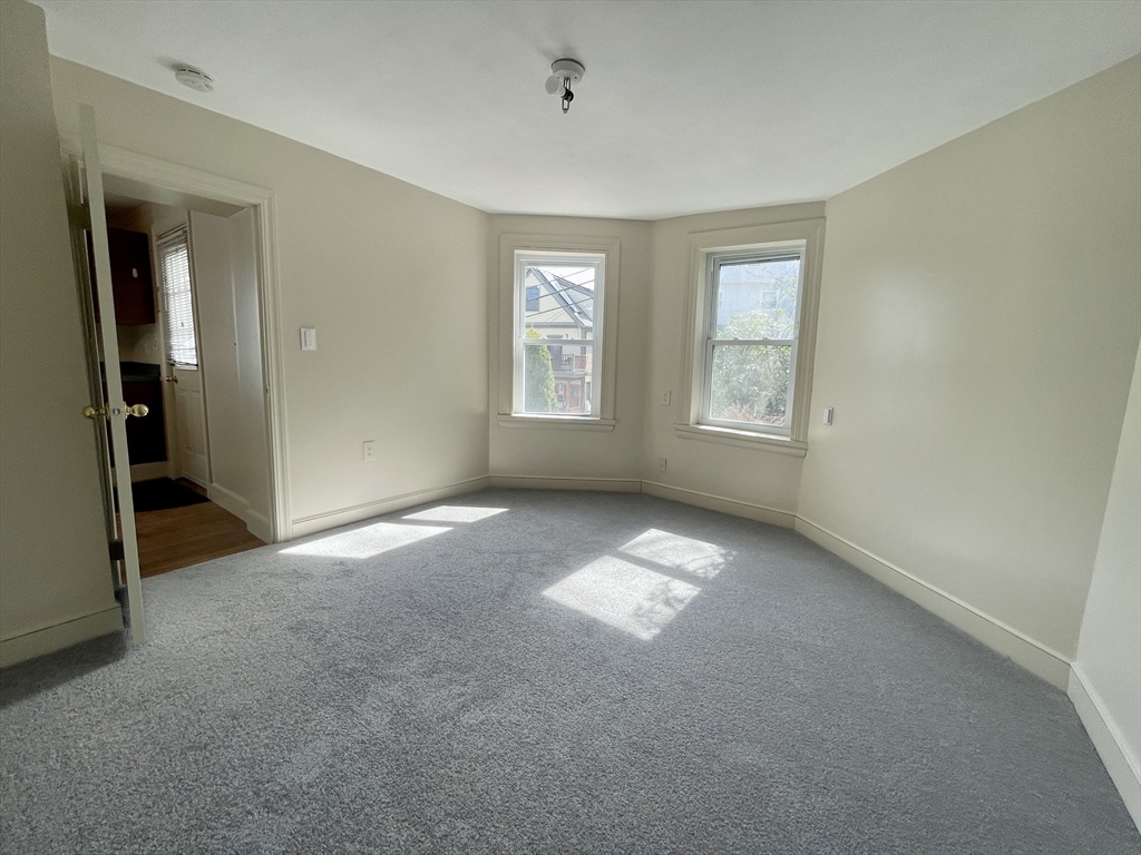 2 bed, 1 bath apartment for rent at 25 Oakland St Unit 1, Newton — photo 5 of 19
