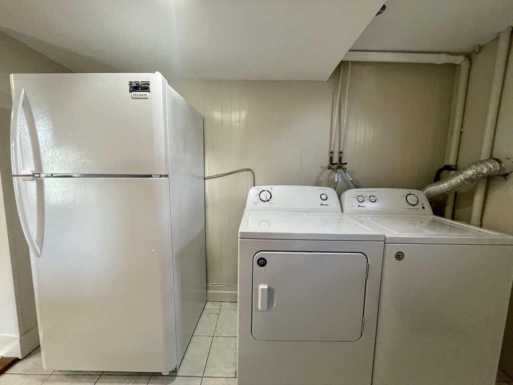 2 bed, 1 bath apartment for rent at 25 Oakland St Unit 1, Newton — photo 8 of 19
