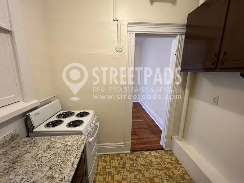 Studio bed, 1 bath apartment for rent at 25 Park Dr Unit 5, Fenway — photo 6 of 15