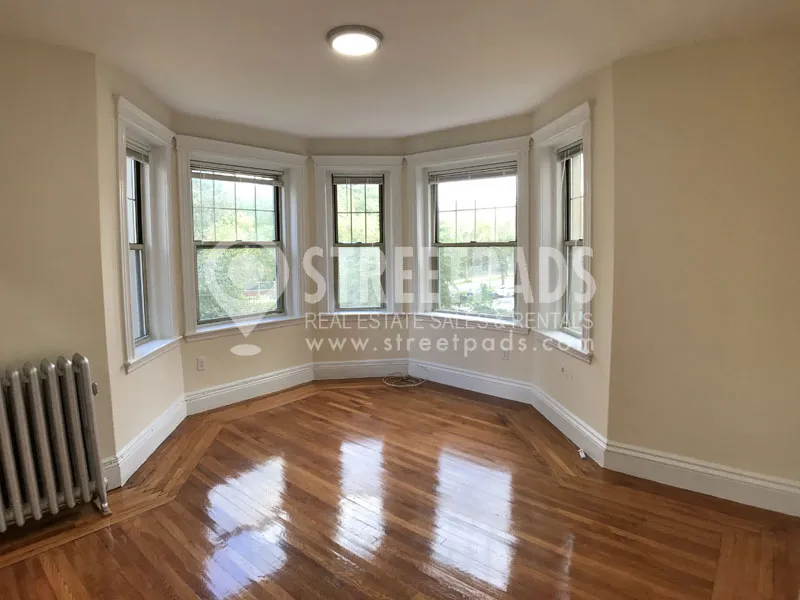 Studio bed, 1 bath apartment for rent at 25 Park Dr Unit 6, Fenway