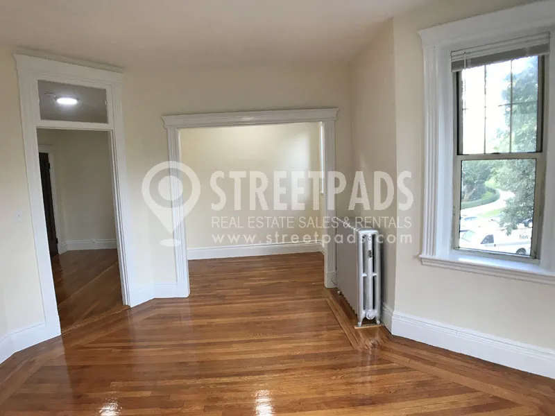 Studio bed, 1 bath apartment for rent at 25 Park Dr Unit 6, Fenway — photo 4 of 14