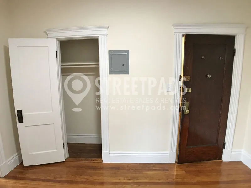 Studio bed, 1 bath apartment for rent at 25 Park Dr Unit 6, Fenway — photo 14 of 14