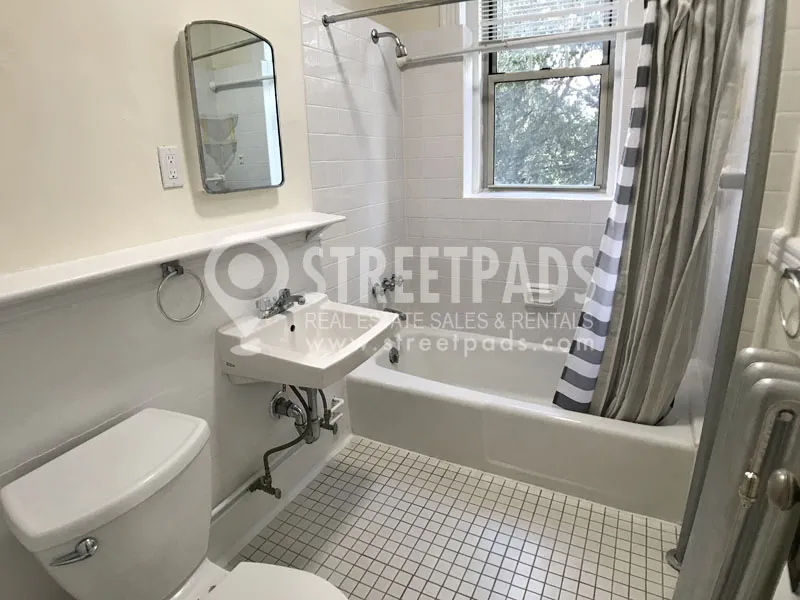 Studio bed, 1 bath apartment for rent at 25 Park Dr Unit 6, Fenway — photo 11 of 14