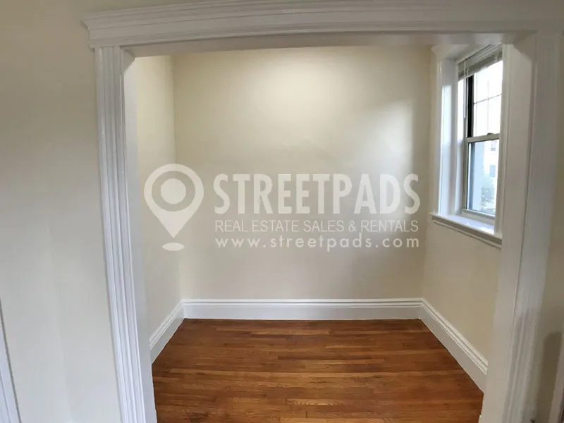 Studio bed, 1 bath apartment for rent at 25 Park Dr Unit 6, Fenway — photo 5 of 14