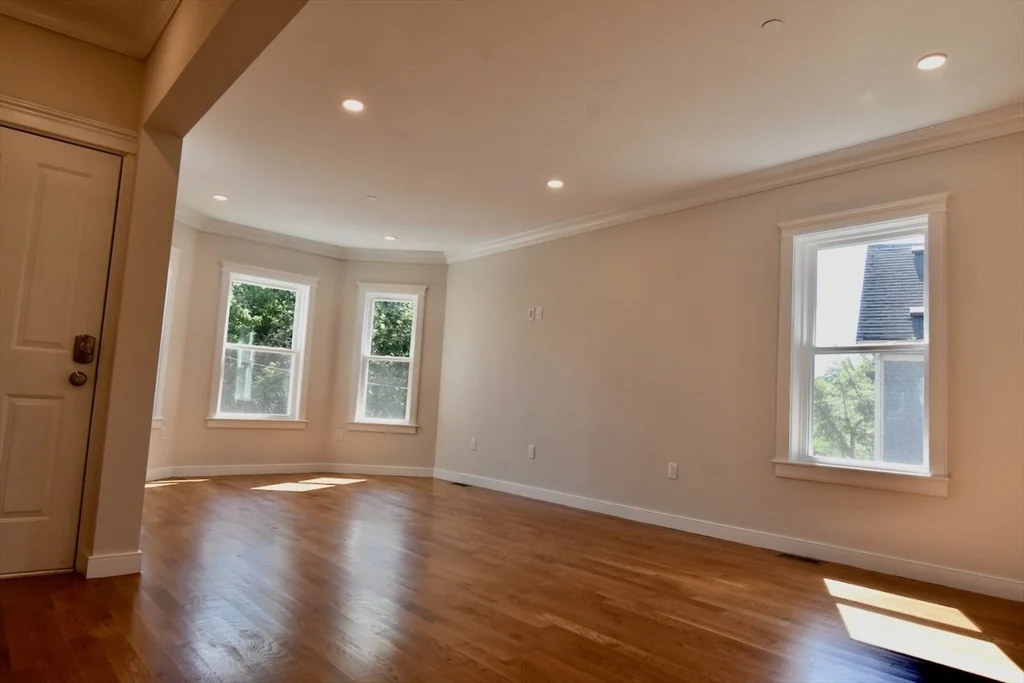 3 bed, 2 bath apartment for rent at 25 Peverell St Unit 1, Dorchester — photo 6 of 38