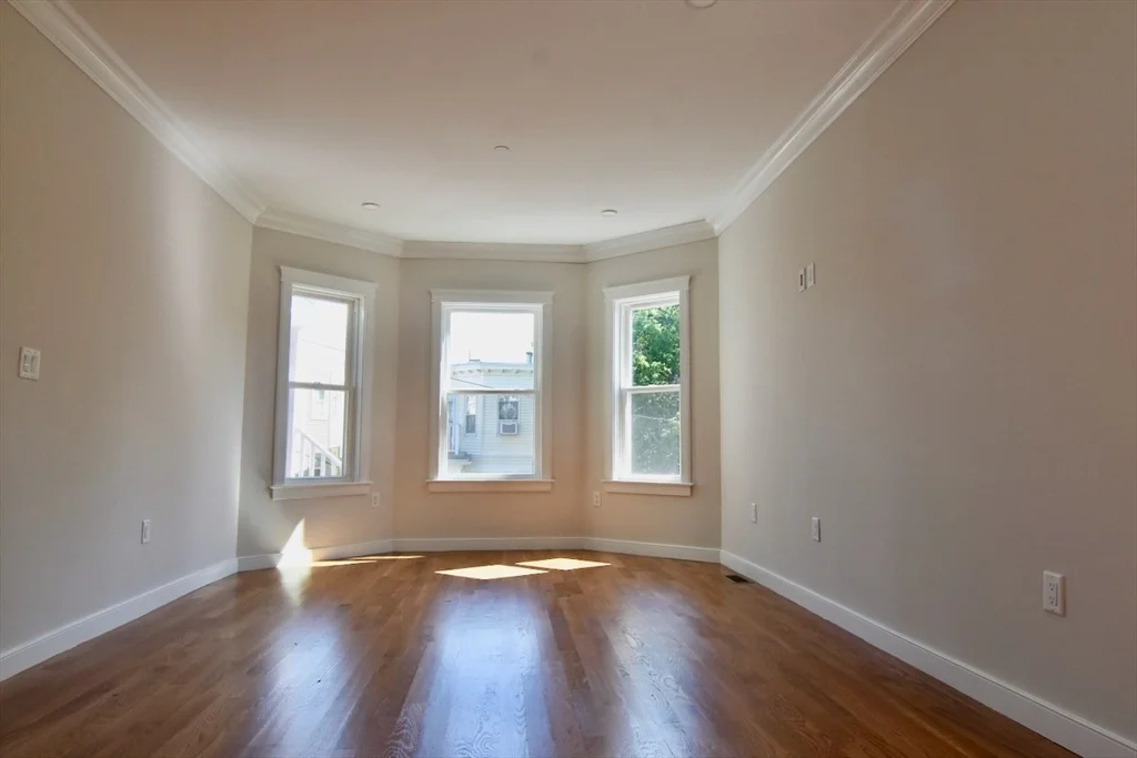 3 bed, 2 bath apartment for rent at 25 Peverell St Unit 1, Dorchester — photo 5 of 38