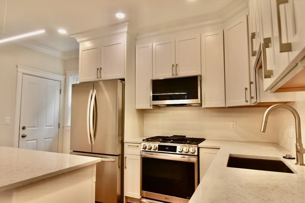 3 bed, 2 bath apartment for rent at 25 Peverell St Unit 1, Dorchester — photo 22 of 38