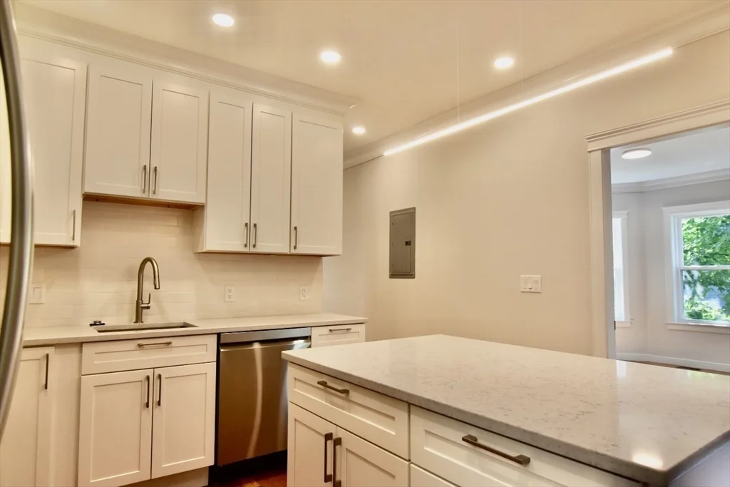 3 bed, 2 bath apartment for rent at 25 Peverell St Unit 1, Dorchester — photo 23 of 38