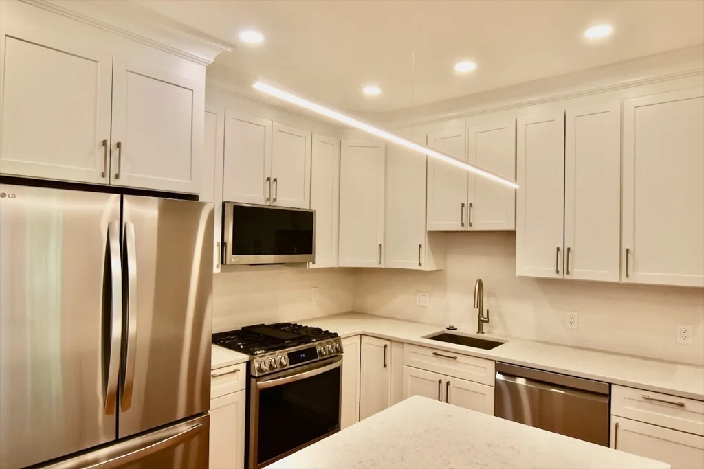 3 bed, 2 bath apartment for rent at 25 Peverell St Unit 1, Dorchester — photo 24 of 38
