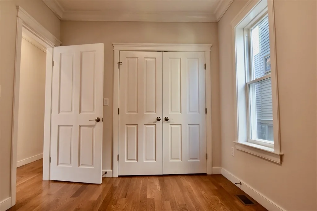 3 bed, 2 bath apartment for rent at 25 Peverell St Unit 1, Dorchester — photo 12 of 38