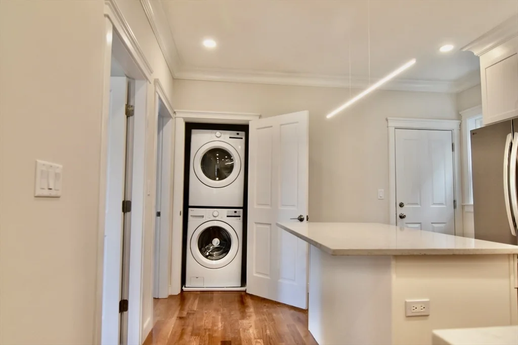 3 bed, 2 bath apartment for rent at 25 Peverell St Unit 1, Dorchester — photo 27 of 38
