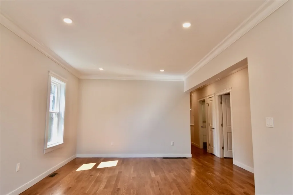 3 bed, 2 bath apartment for rent at 25 Peverell St Unit 1, Dorchester — photo 9 of 38