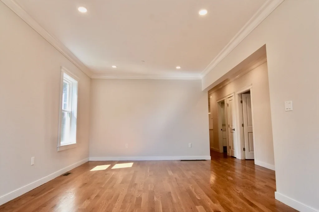 3 bed, 2 bath apartment for rent at 25 Peverell St Unit 1, Dorchester — photo 8 of 38