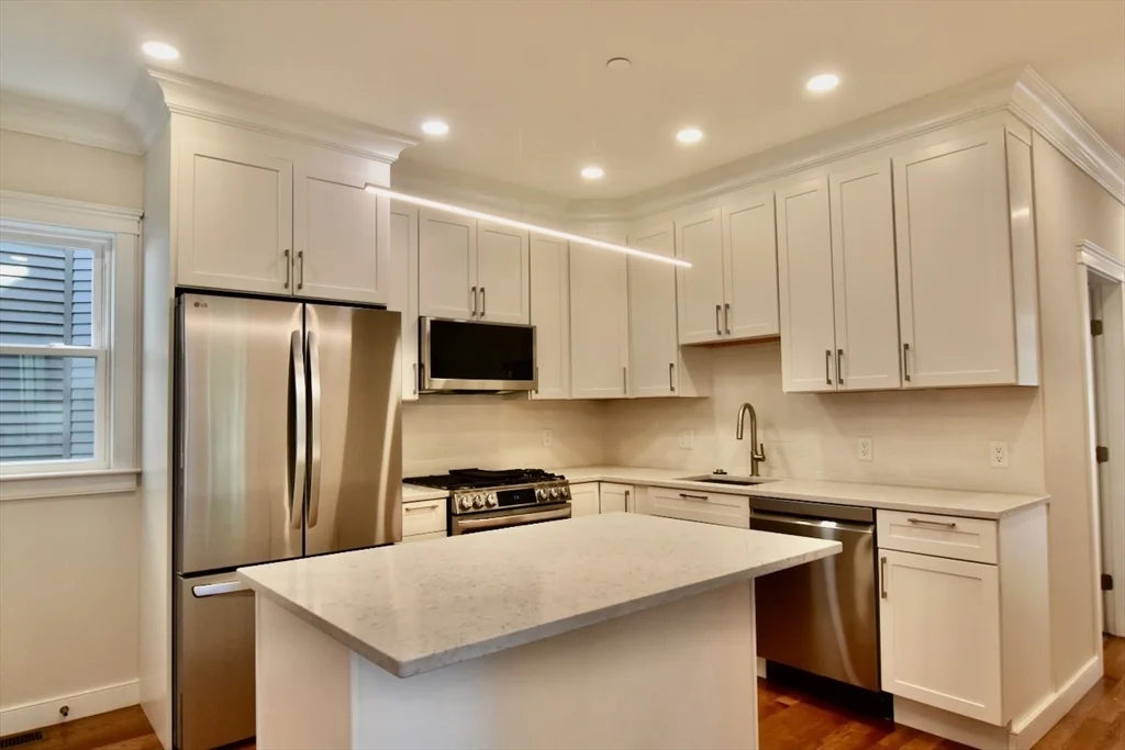 3 bed, 2 bath apartment for rent at 25 Peverell St Unit 1, Dorchester — photo 26 of 38