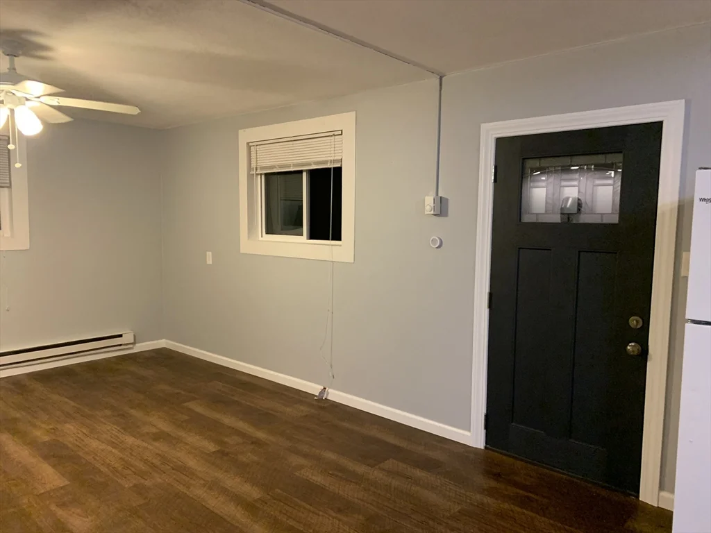 Studio bed, 1 bath apartment for rent at 25 Piquette Ave Unit C, Sandy Hill — photo 4 of 7