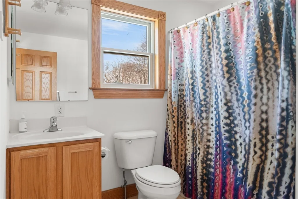 6 bed, 4+ bath apartment for rent at 25 Pleasant St, Nahant — photo 19 of 39
