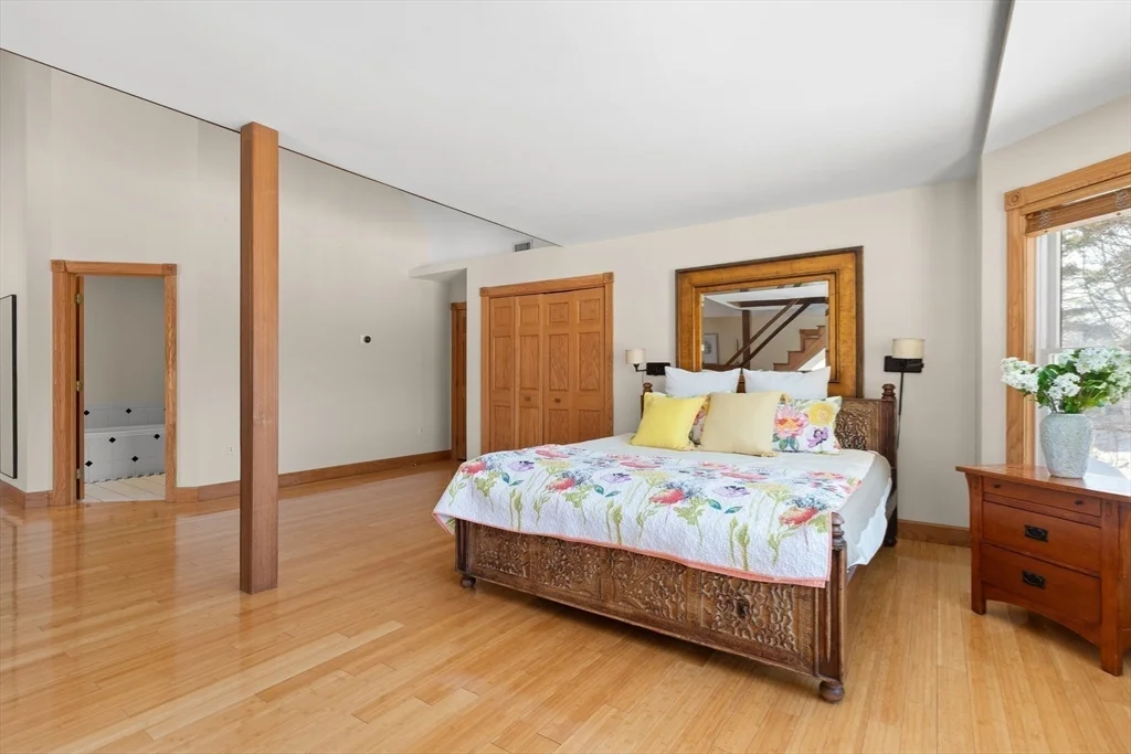 6 bed, 4+ bath apartment for rent at 25 Pleasant St, Nahant — photo 24 of 39