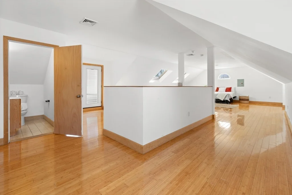 6 bed, 4+ bath apartment for rent at 25 Pleasant St, Nahant — photo 35 of 39