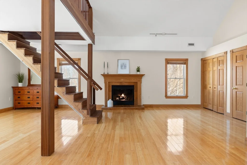 6 bed, 4+ bath apartment for rent at 25 Pleasant St, Nahant — photo 27 of 39