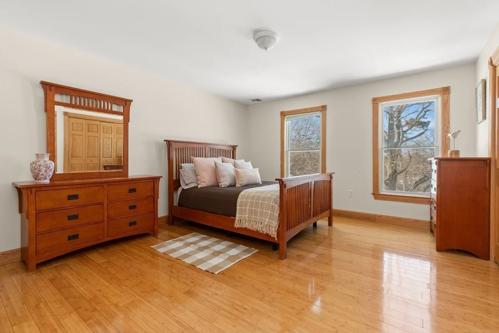 6 bed, 4+ bath apartment for rent at 25 Pleasant St, Nahant — photo 20 of 39