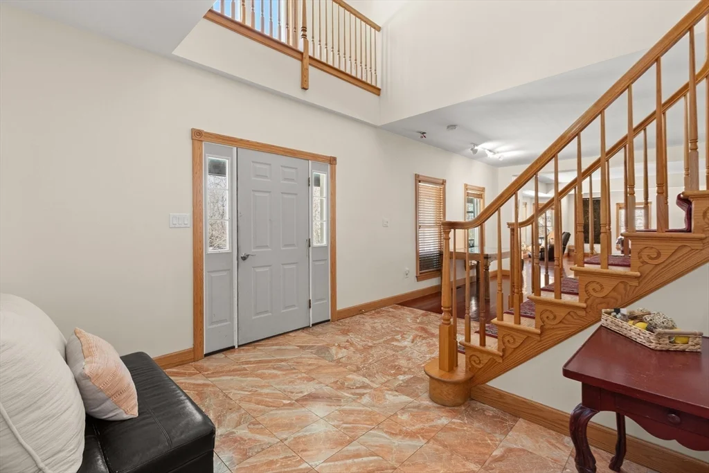 6 bed, 4+ bath apartment for rent at 25 Pleasant St, Nahant — photo 6 of 39