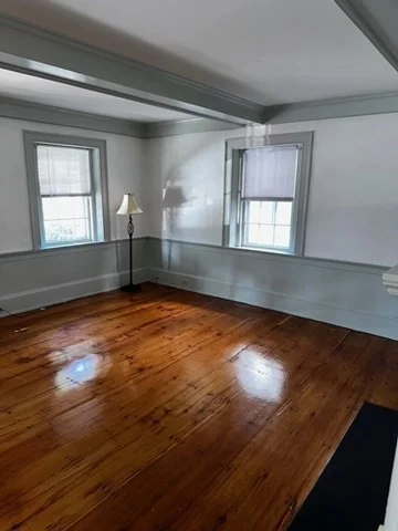 3 bed, 1 bath apartment for rent at 25 Pleasant St Unit 25, Salem — photo 3 of 14