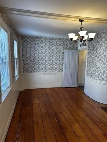 3 bed, 1 bath apartment for rent at 25 Pleasant St Unit 25, Salem — photo 4 of 14