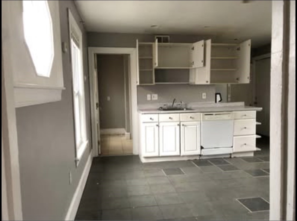 1 bed, 1 bath apartment for rent at 25 Porter St Unit 3, Malden — photo 2 of 4