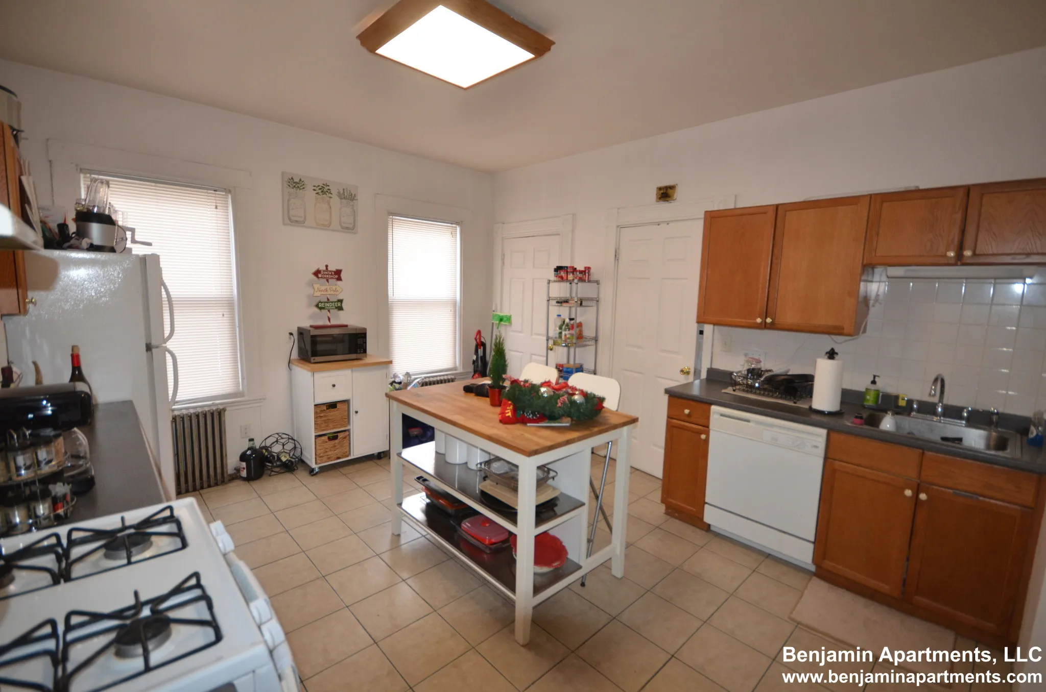 1 bed, 1 bath apartment for rent at 25 Pratt St Unit 1, Allston — photo 2 of 9