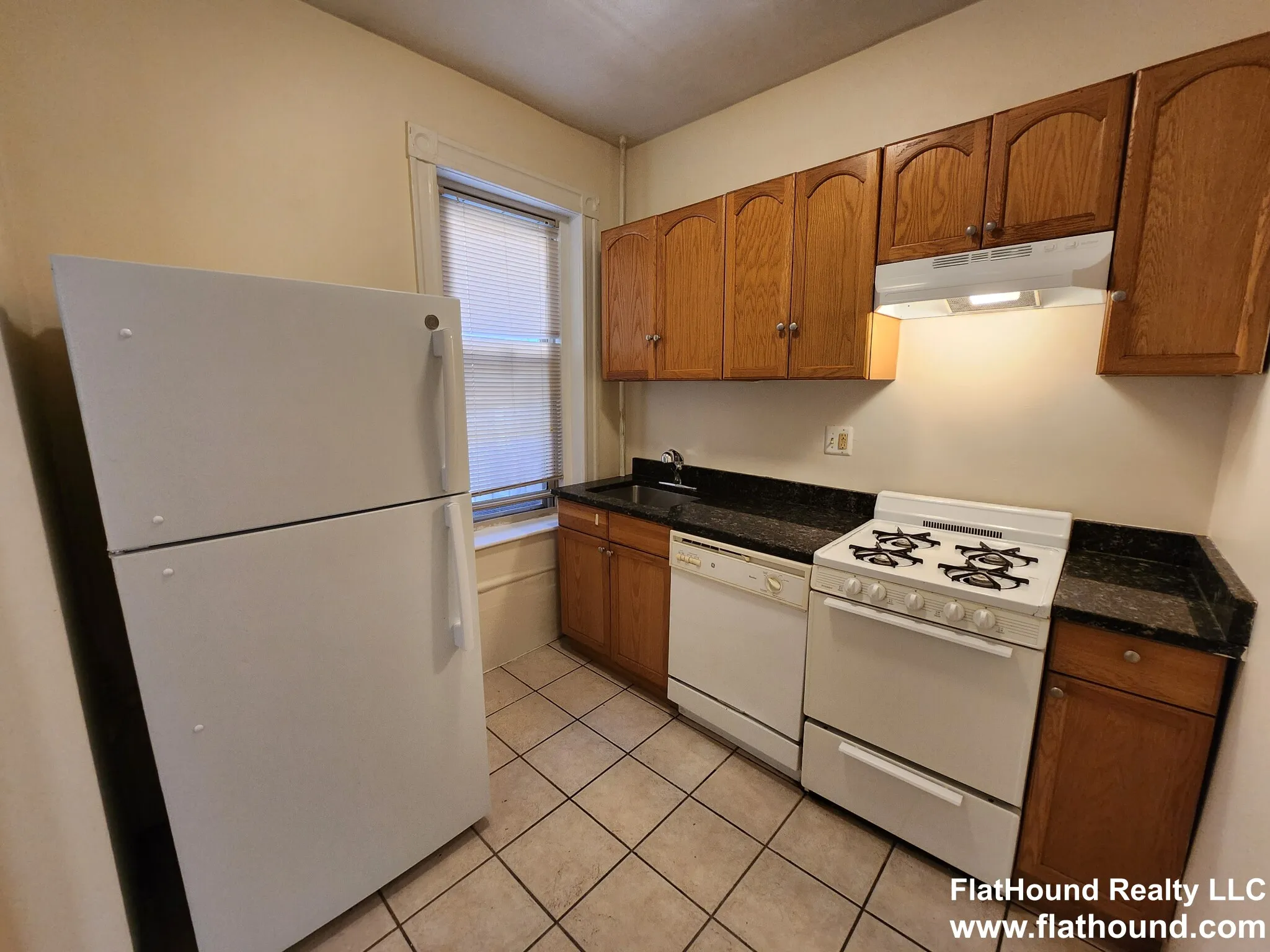 1 bed, 1 bath apartment for rent at 25 Queensberry St Unit 10, Fenway — photo 6 of 14