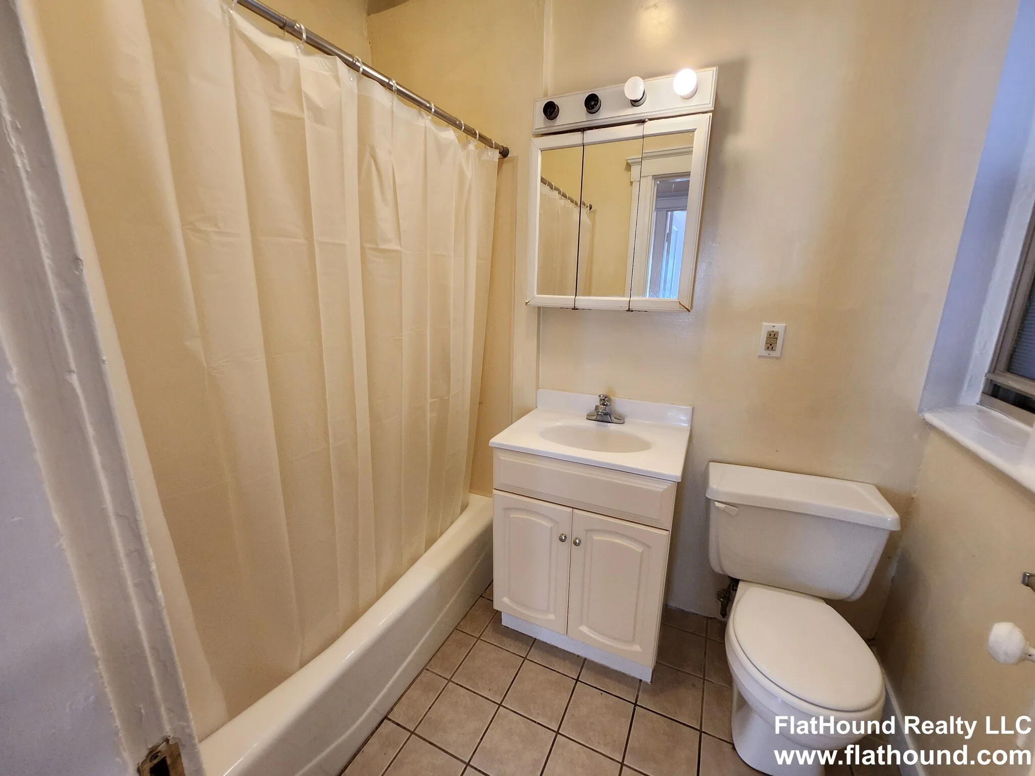 1 bed, 1 bath apartment for rent at 25 Queensberry St Unit 10, Fenway — photo 12 of 14
