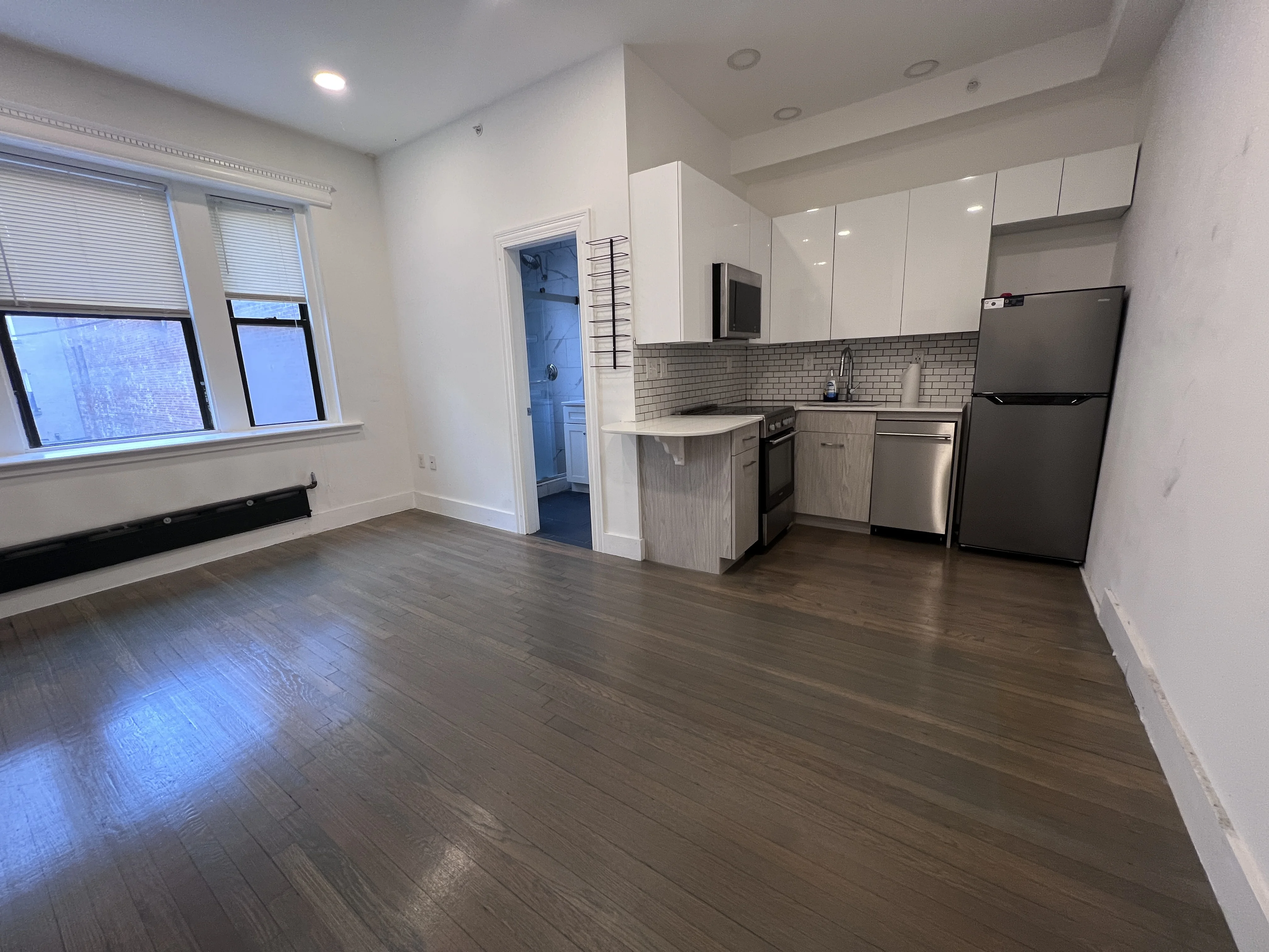 Studio bed, 1 bath apartment for rent at 25 Queensberry St Unit 11, Fenway — photo 3 of 5
