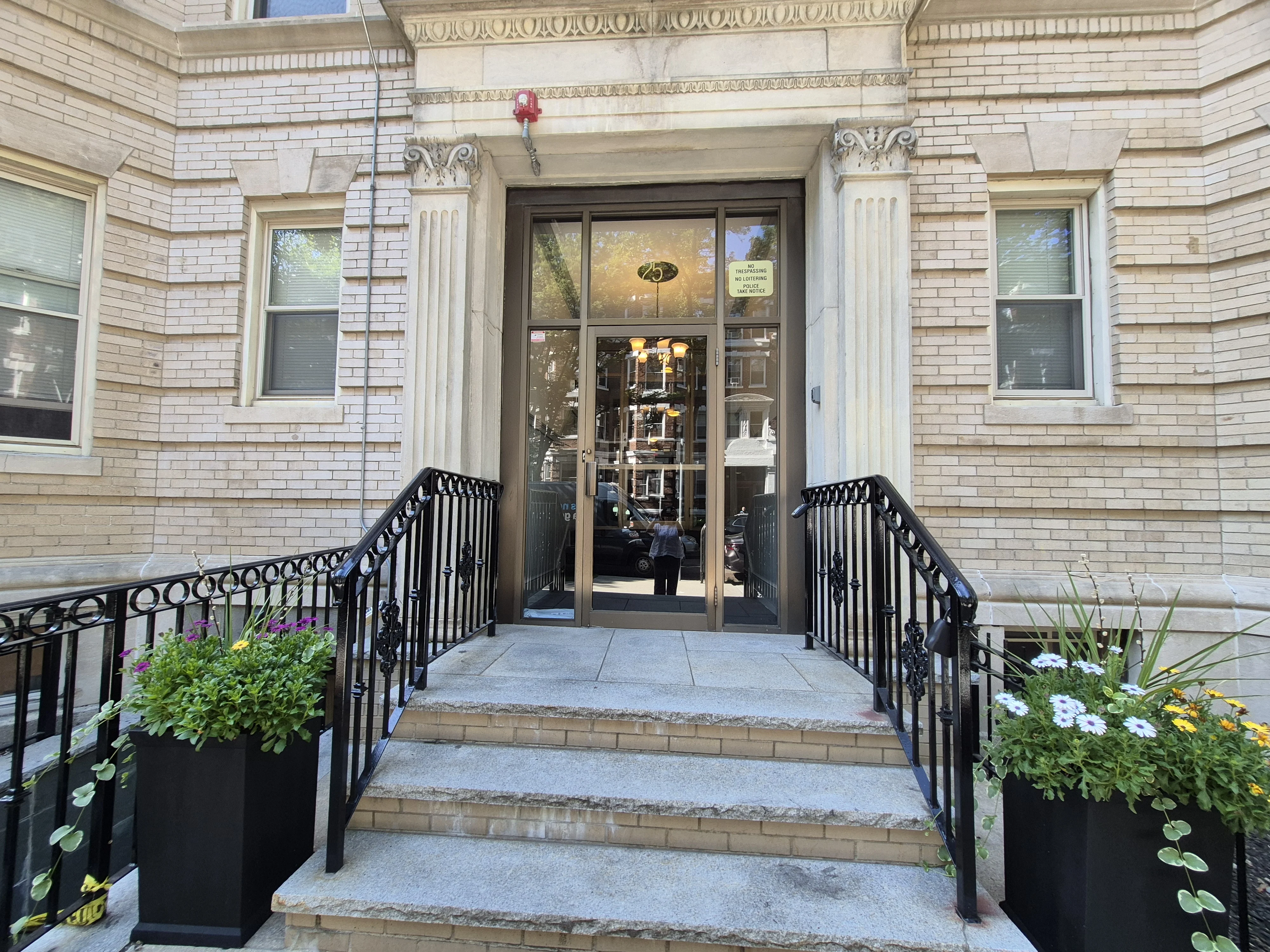 1 bed, 1 bath apartment for rent at 25 Queensberry St Unit 12, Fenway — photo 19 of 19