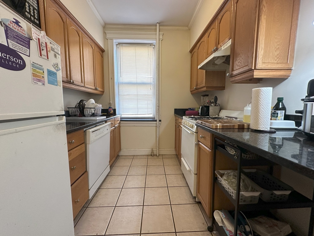 2 bed, 1 bath apartment for rent at 25 Queensberry St Unit 14, Fenway — photo 1 of 5