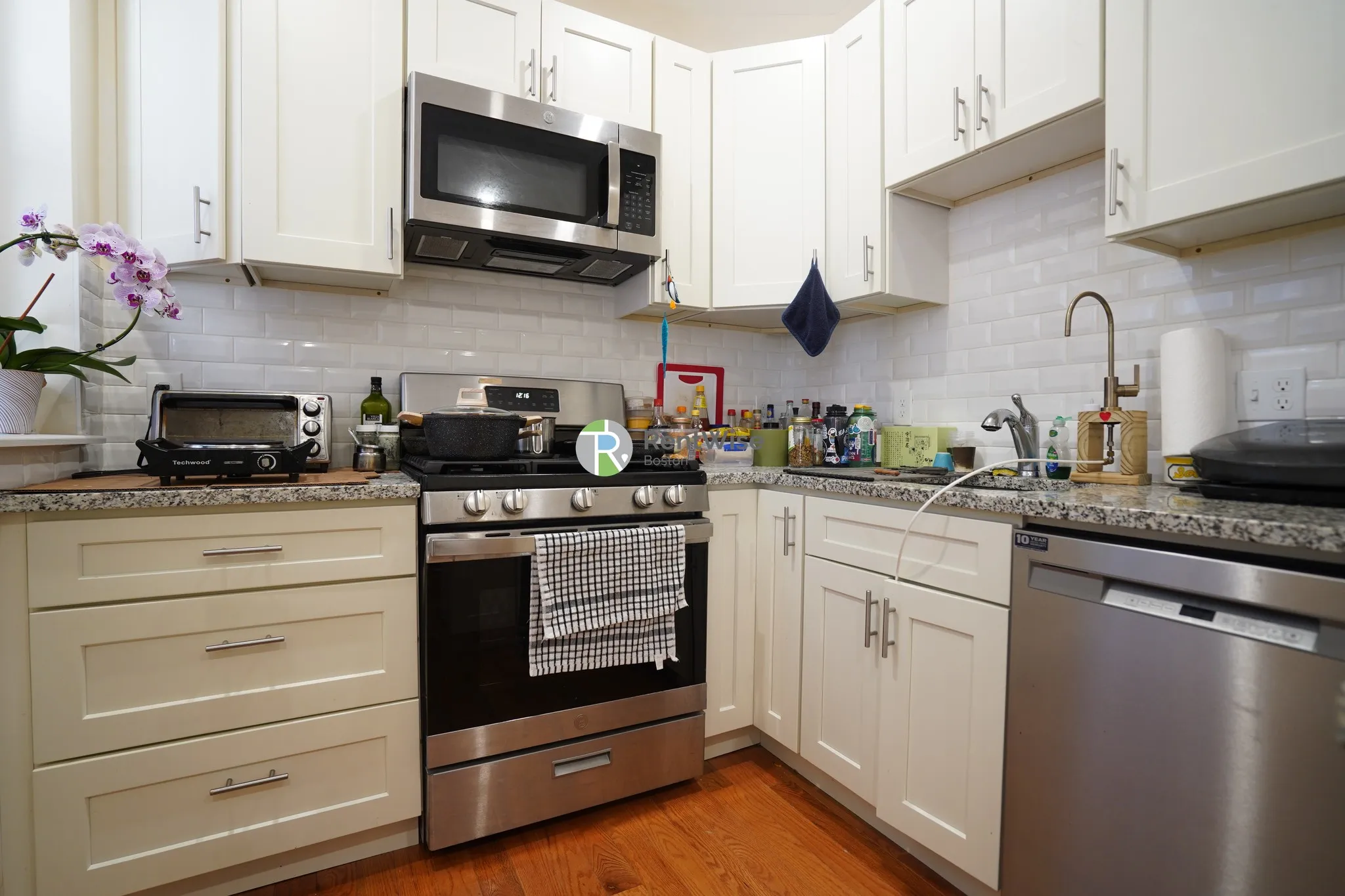Studio bed, 1 bath apartment for rent at 25 Queensberry St Unit 15, Fenway — photo 7 of 13